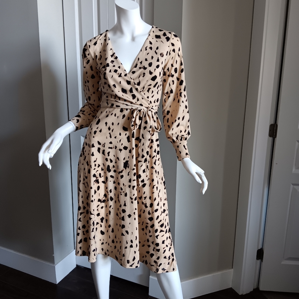 H&M Beige and Black Midi Dress